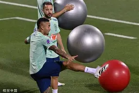 包含利物浦主力中场马内受伤缺席欧洲杯决赛的词条