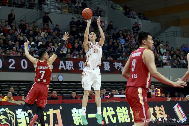 包含广东宏远大胜福建掩埋老东家，顺利杀入总决赛的词条