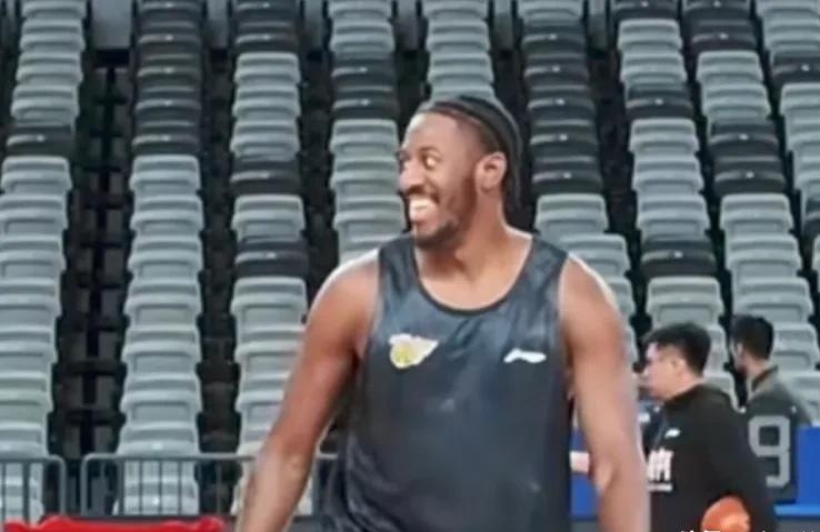 汉堡球员训练状态火热，迎战强敌信心十足