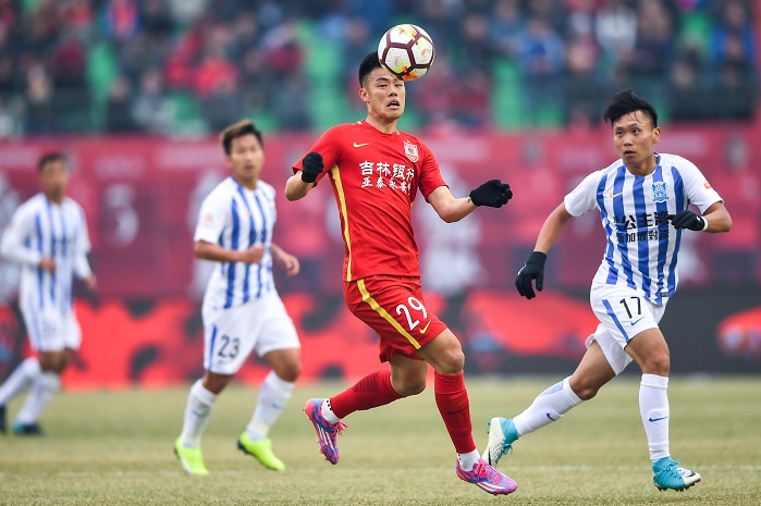 亚泰遭遇连败，保级形势岌岌可危