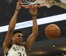 包含雄鹿主场告捷，继续领跑东部榜首的词条