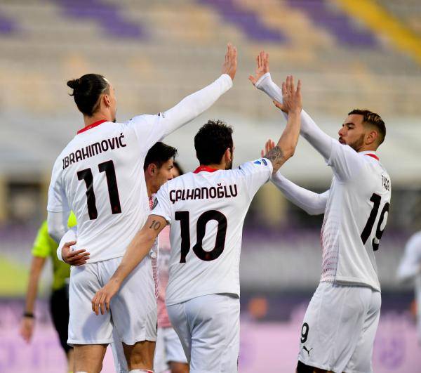 包含佛罗伦萨客场逆转，提升排名迈进的词条