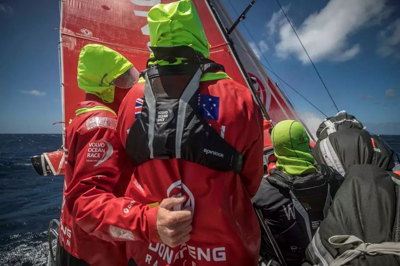 新疆队擒河北铁牛队，冲击争夺季军(2016年星光大道季军红豆个人简介)