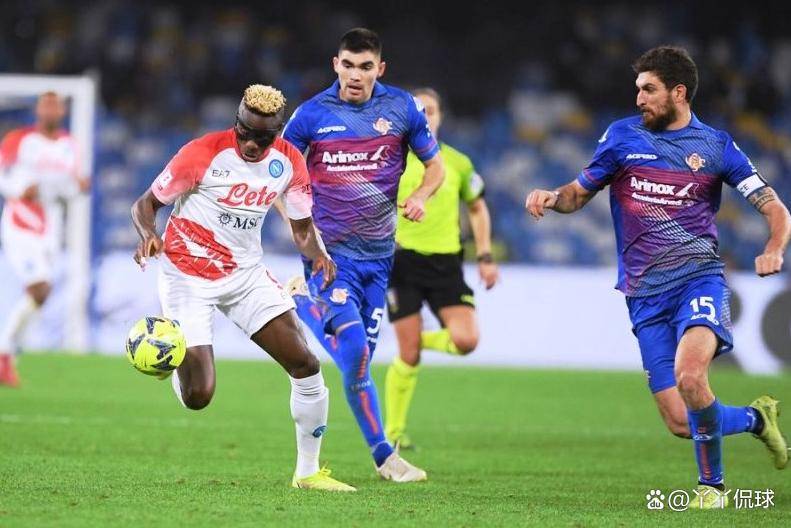 罗马客场击败那不勒斯，继续保持不败(罗马客场击败那不勒斯,继续保持不败球队)